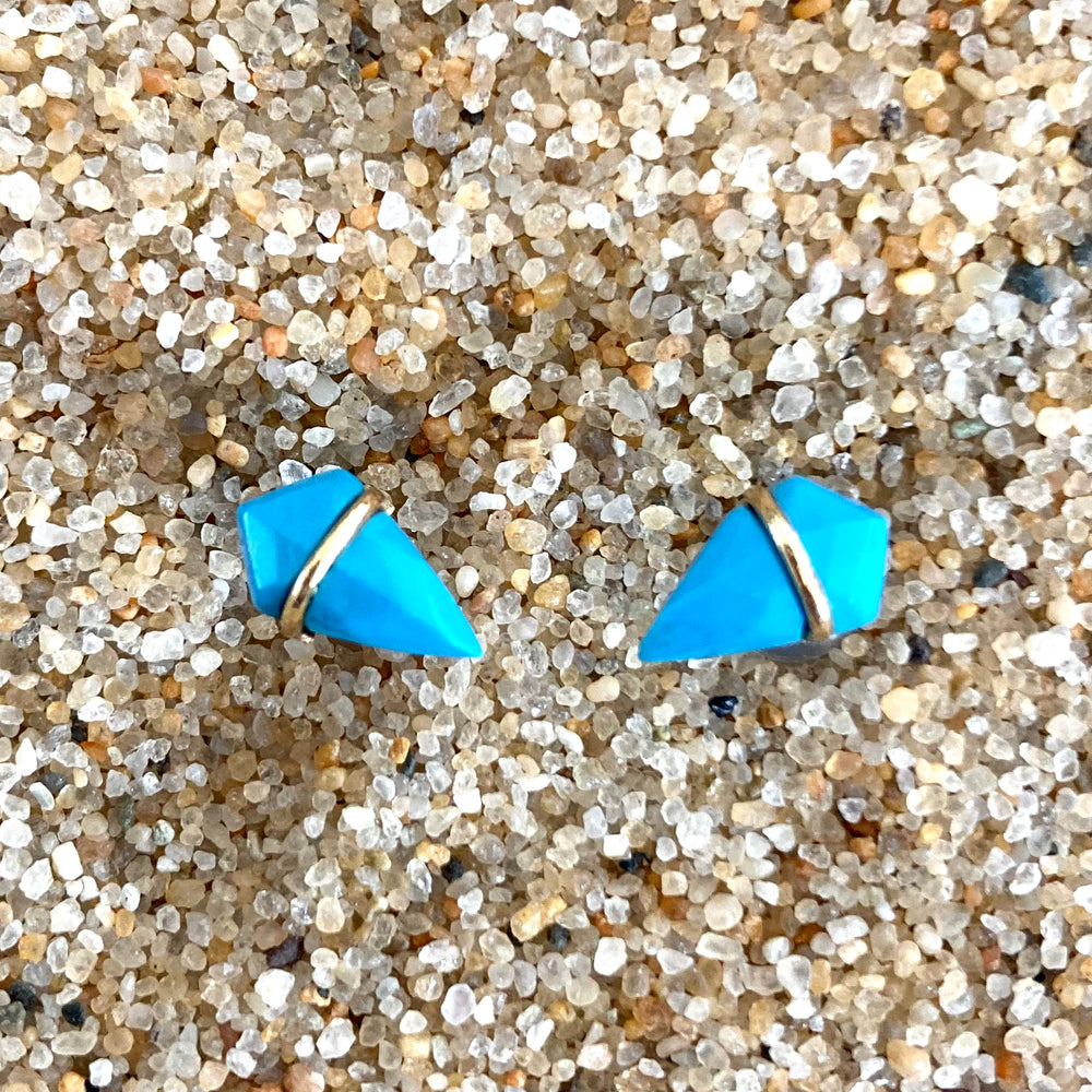 18K Gold Kite Post Earrings