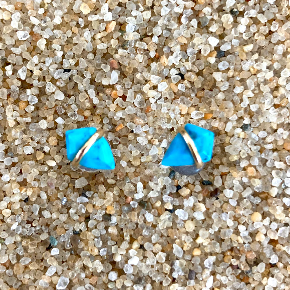 18K Gold Kite Post Earrings