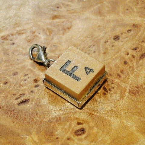Scrabble Charm "F"