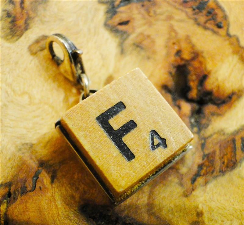 Scrabble Charm "F"