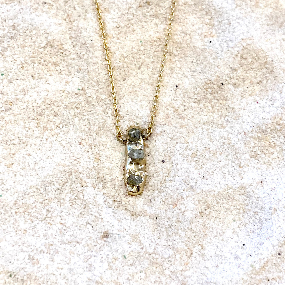 Cobblestone 14K Gold and Raw Diamonds Necklace