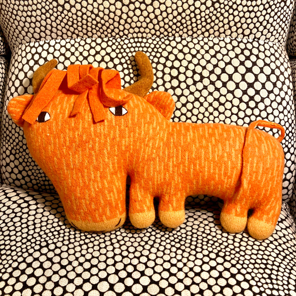 Lambswool Large Bull from England